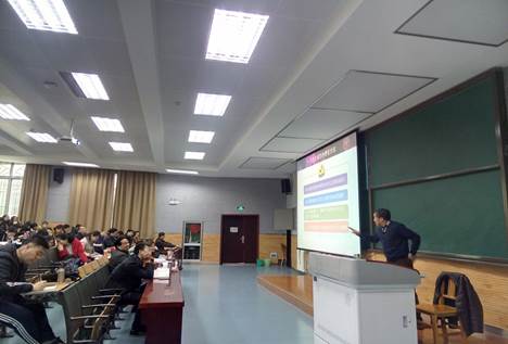 堅持在改進(jìn)中加強(qiáng)博士生思想政治理論課教學(xué)