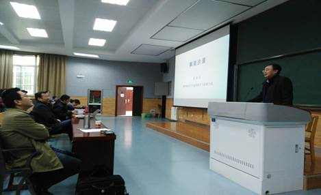 堅持在改進(jìn)中加強(qiáng)博士生思想政治理論課教學(xué)