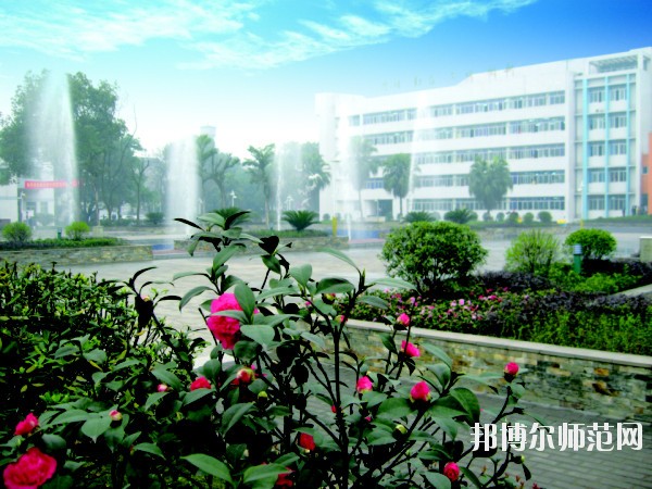 重慶農(nóng)業(yè)幼師學(xué)校2023年報(bào)名條件、招生要求、招生對(duì)象