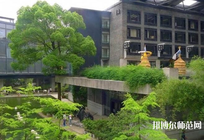 重慶新渝技工幼兒師范學(xué)校2018年報名條件、招生對象