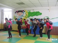 黃石2020年幼師學校中專升大?？际裁? /><b>黃石2020年幼師學校中專升大?？际裁?/b><span>2020-03-24 15:30</span><p>黃石2020年幼師學校中專升大專考什么?現(xiàn)在這個發(fā)展這么迅速的社會，步入社會都是需要學歷的，你學歷高低取決于你的工作崗位，薪</p></a></li>
            <li><a href=