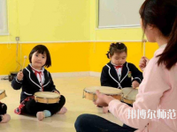 湛江2020年幼師學(xué)校中專升大?？际裁? /><b>湛江2020年幼師學(xué)校中專升大專考什么</b><span>2020-05-07 15:46</span><p>你上了中專并不代表你只能獲得中專學(xué)歷，若是你有升學(xué)的愿望，也是有很多途徑可以升大專的，而中專升大專具體要考什么內(nèi)容，要看</p></a></li>
            <li><a href=