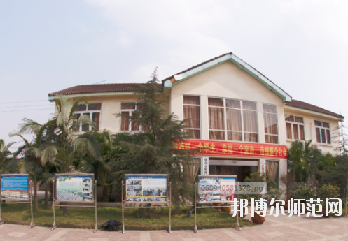 重慶聚英幼師技工學(xué)校怎么樣、好不好