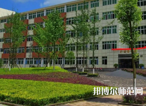 重慶師范大學(xué)涉外商貿(mào)學(xué)院銅梁校區(qū)2023年報(bào)名條件、招生要求、招生對(duì)象 
