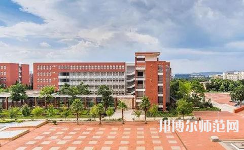 四川工商學(xué)院2023年學(xué)費