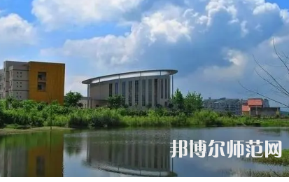 2023年重慶師范大學(xué)涉外商貿(mào)學(xué)院報(bào)名條件、招生對(duì)象